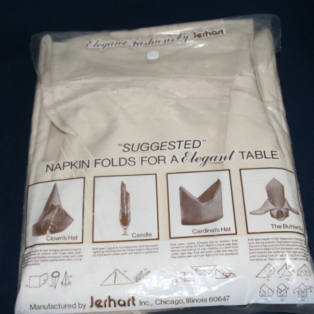 Oval Tablecloth-Still in Original Package! - Picture 8 of 8